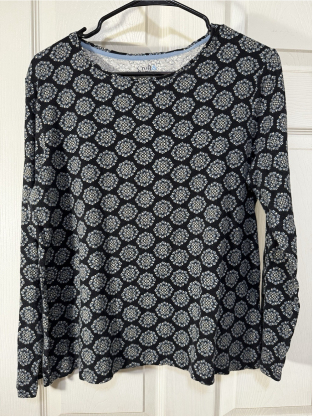 Size Large Croft And Barrow Crew Neck Long Sleeve Sweater